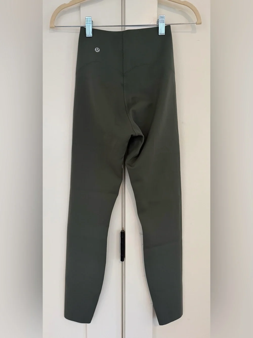 Lululemon Glow Up SHR Tight 25” in Palm Deco | Size 4